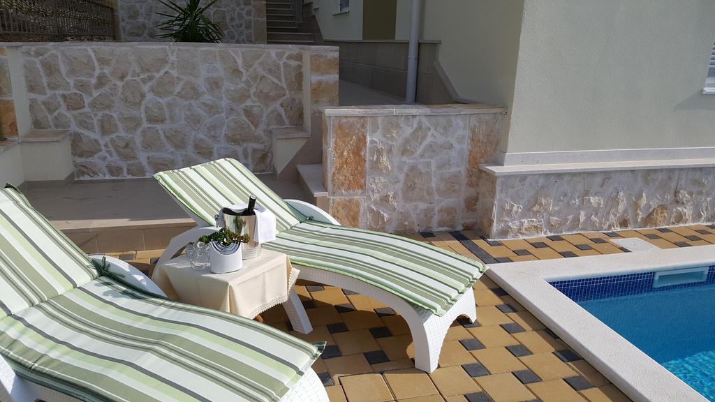 Luxury Villa Star Lights Trogir - Heated Pool, Hot Tub, Gym, Billiard Εξωτερικό φωτογραφία