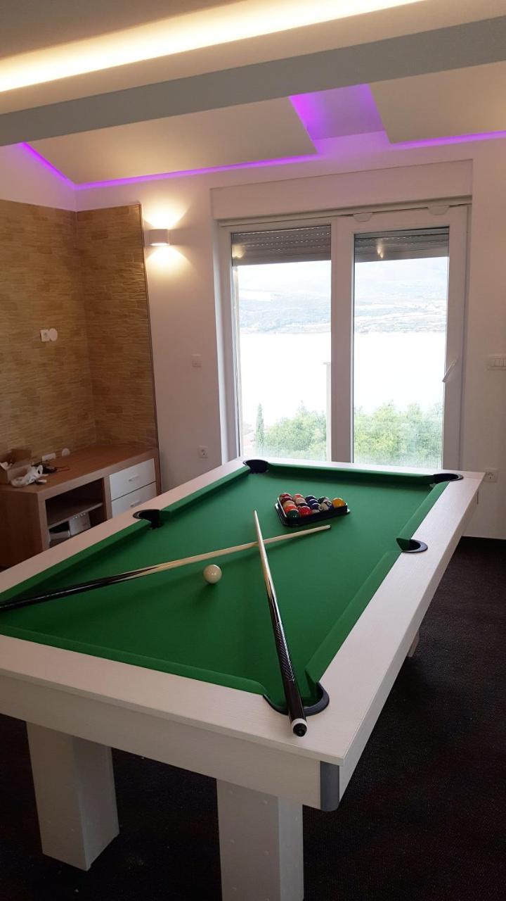 Luxury Villa Star Lights Trogir - Heated Pool, Hot Tub, Gym, Billiard Εξωτερικό φωτογραφία